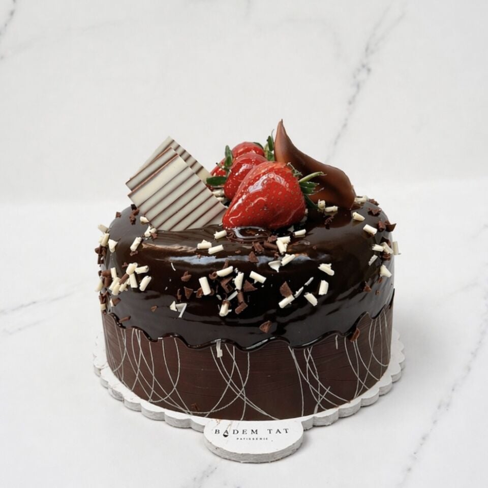Çikolatalı Çilekli Pasta